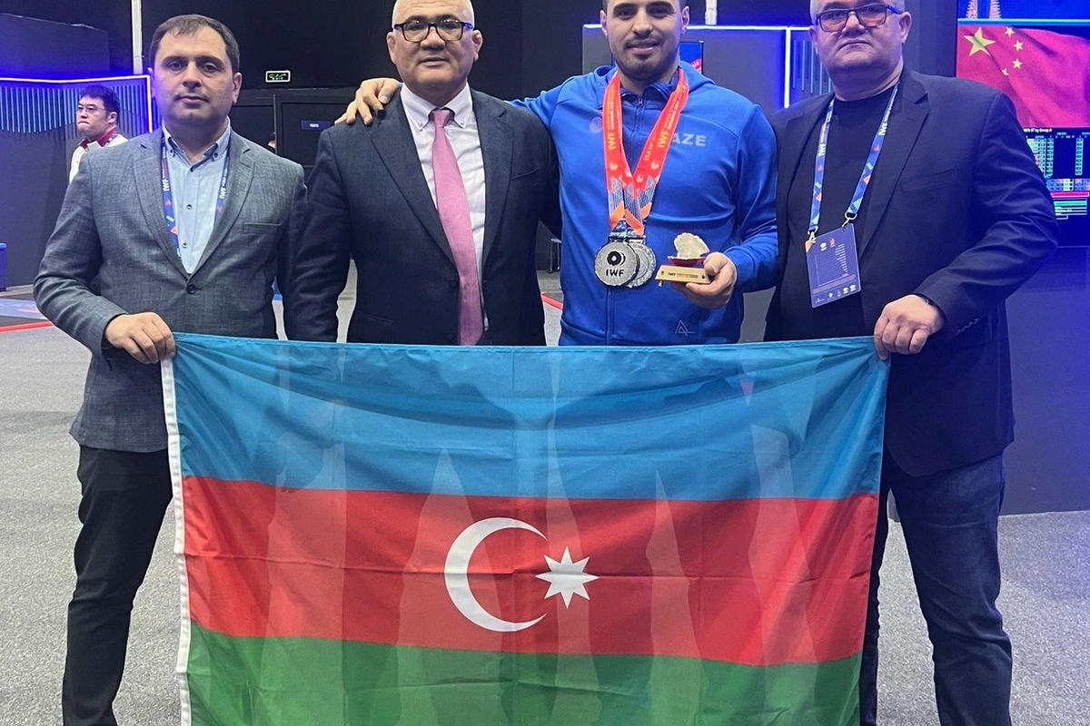 Dünya çempionatı: Azərbaycan ağırlıqqaldıranı gümüş medal qazanıb