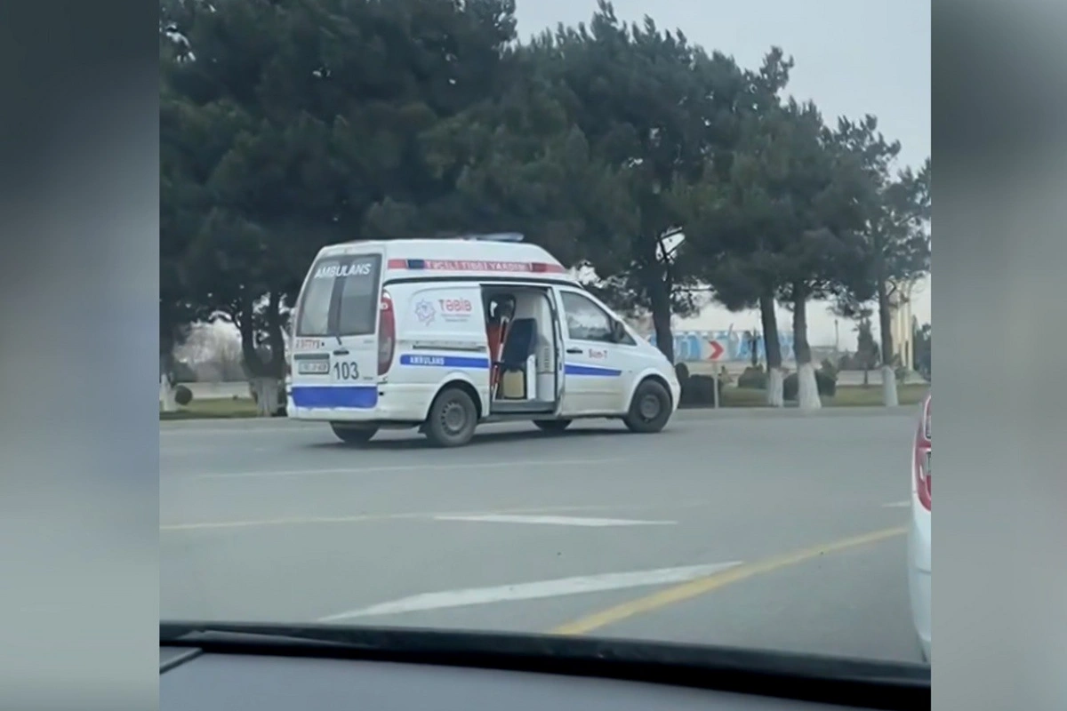 Sumqayıtda qapısı olmayan ambulans