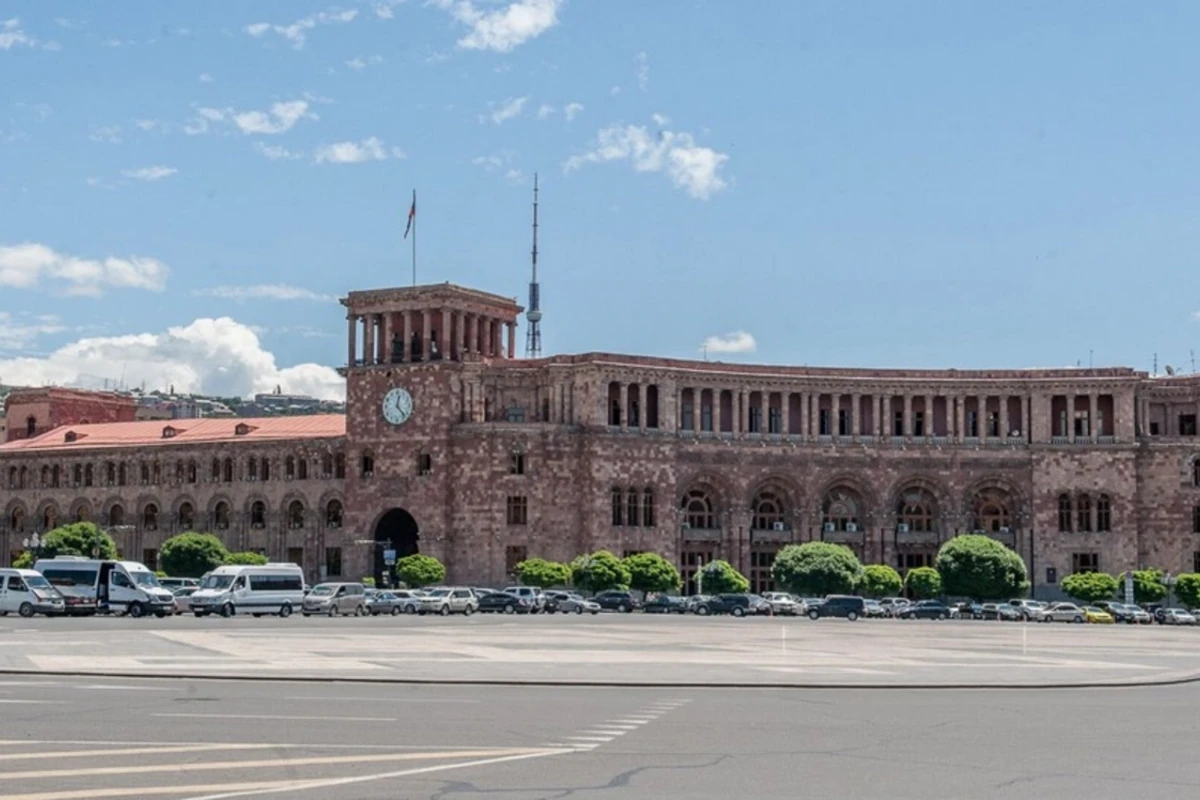 Ermənistan - sanksiya rejimində boşluq və ya iqtisadi intihar?