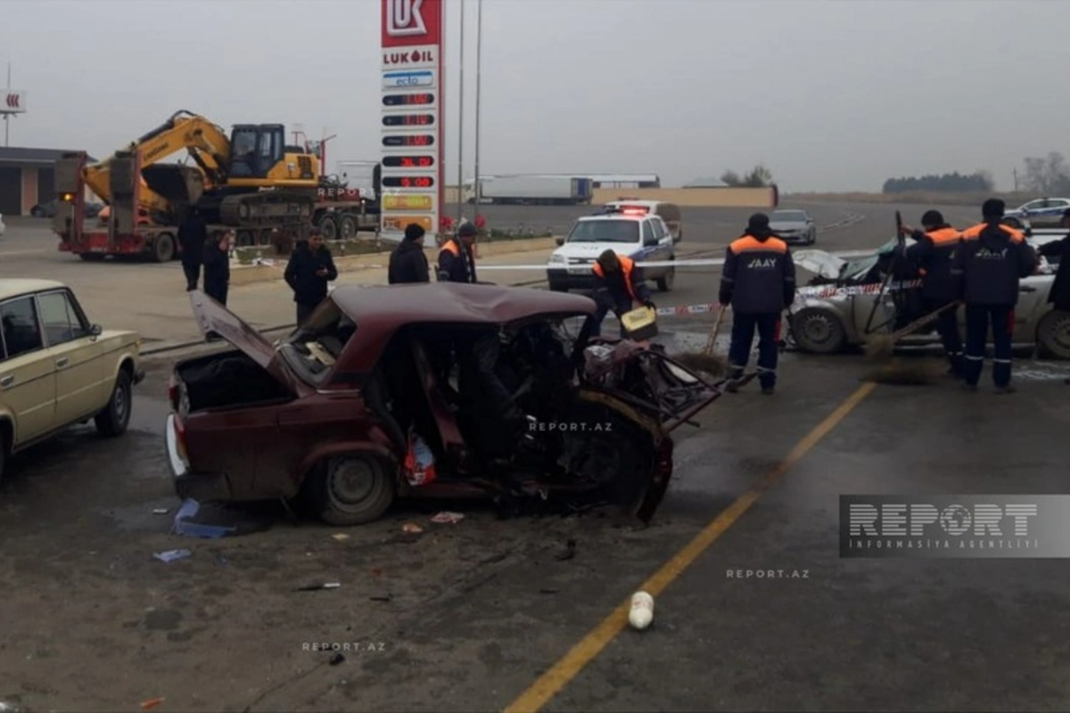 В тяжелом ДТП в Билясуваре погибли три человека