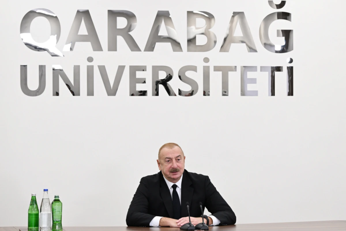 İlham Əliyev Qarabağ Universitetinin tələbələri ilə görüşdə Azərbaycan hərbçilərinin qəhrəmanlığından danışıb