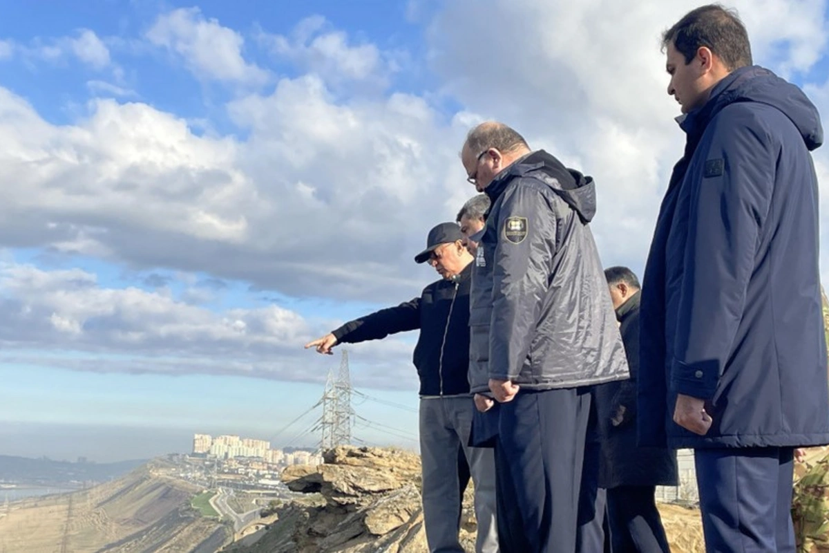 Kəmaləddin Heydərov Badamdarda uçqun təhlükəsi olan əraziyə gedib