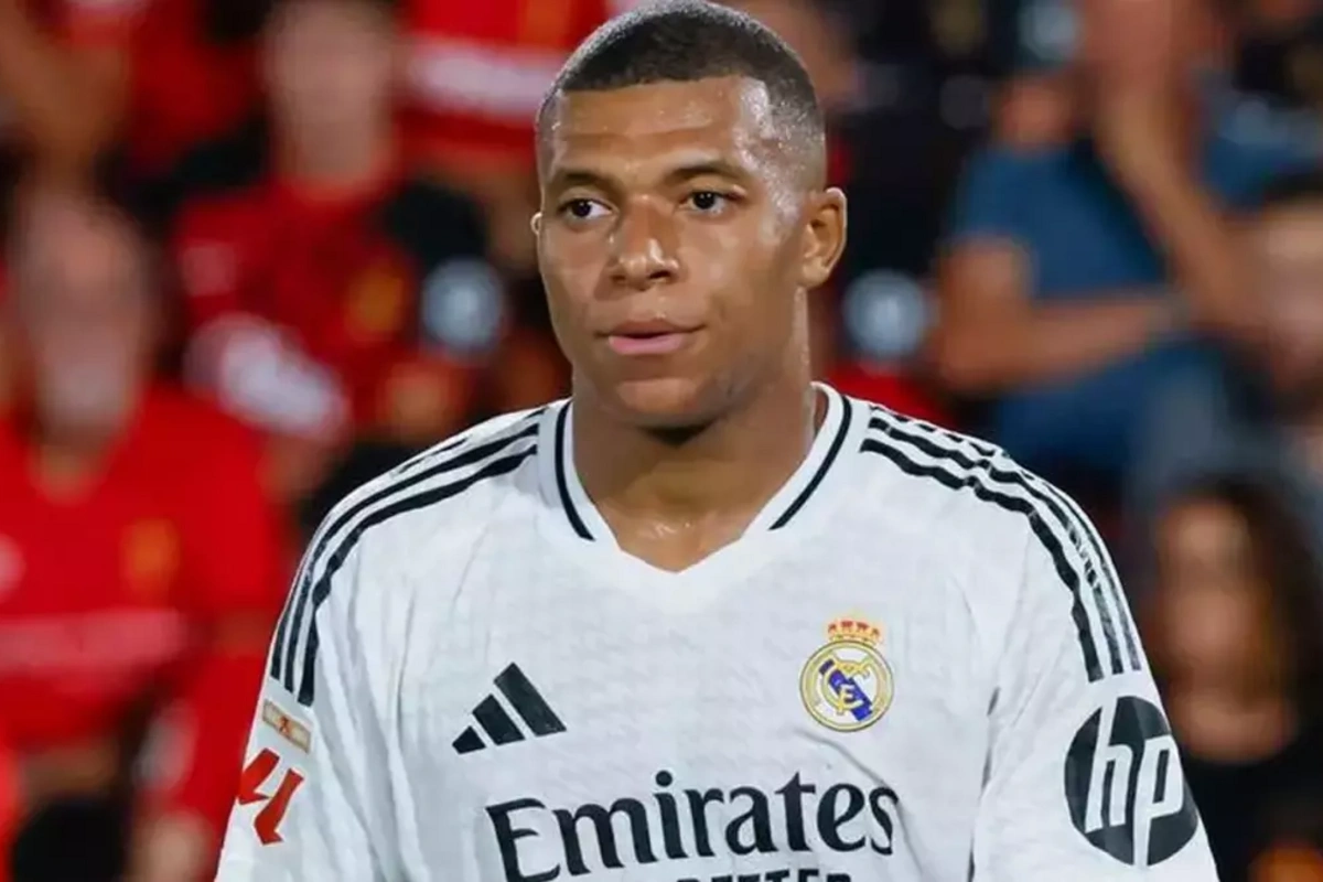 Mbappe əylənərkən paylaşdığı şəkillə azarkeşlərini qorxutdu