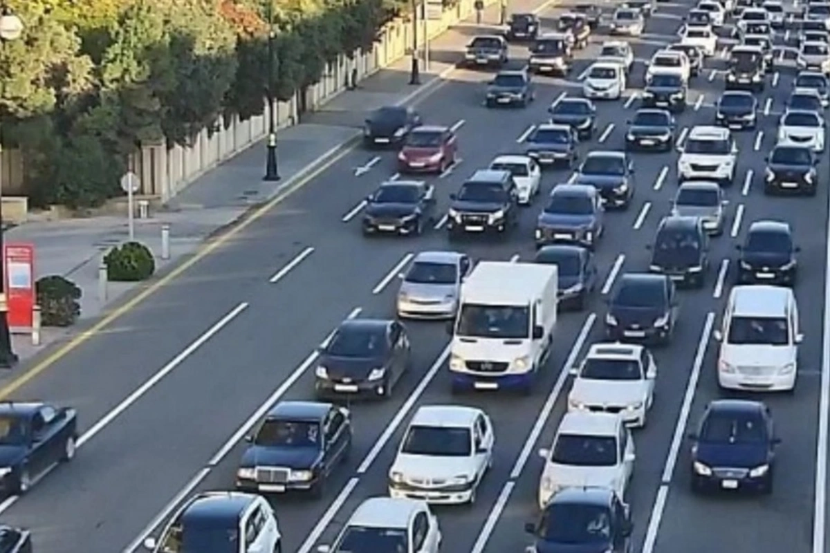 Bakının bir sıra yollarında tıxac var - SİYAHI