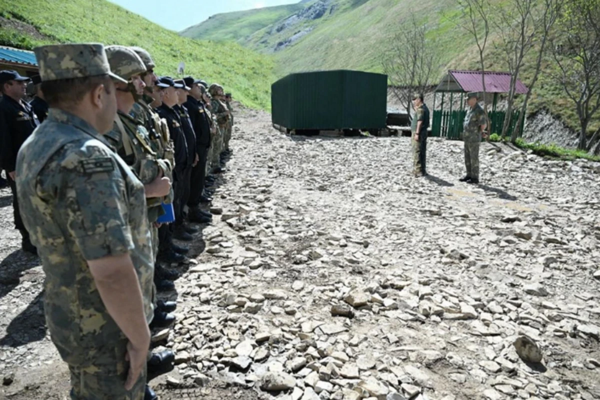 Zakir Həsənov və Hikmət Mirzəyev şərti sərhəddə: Bölmələrə tapşırıqlar verildi