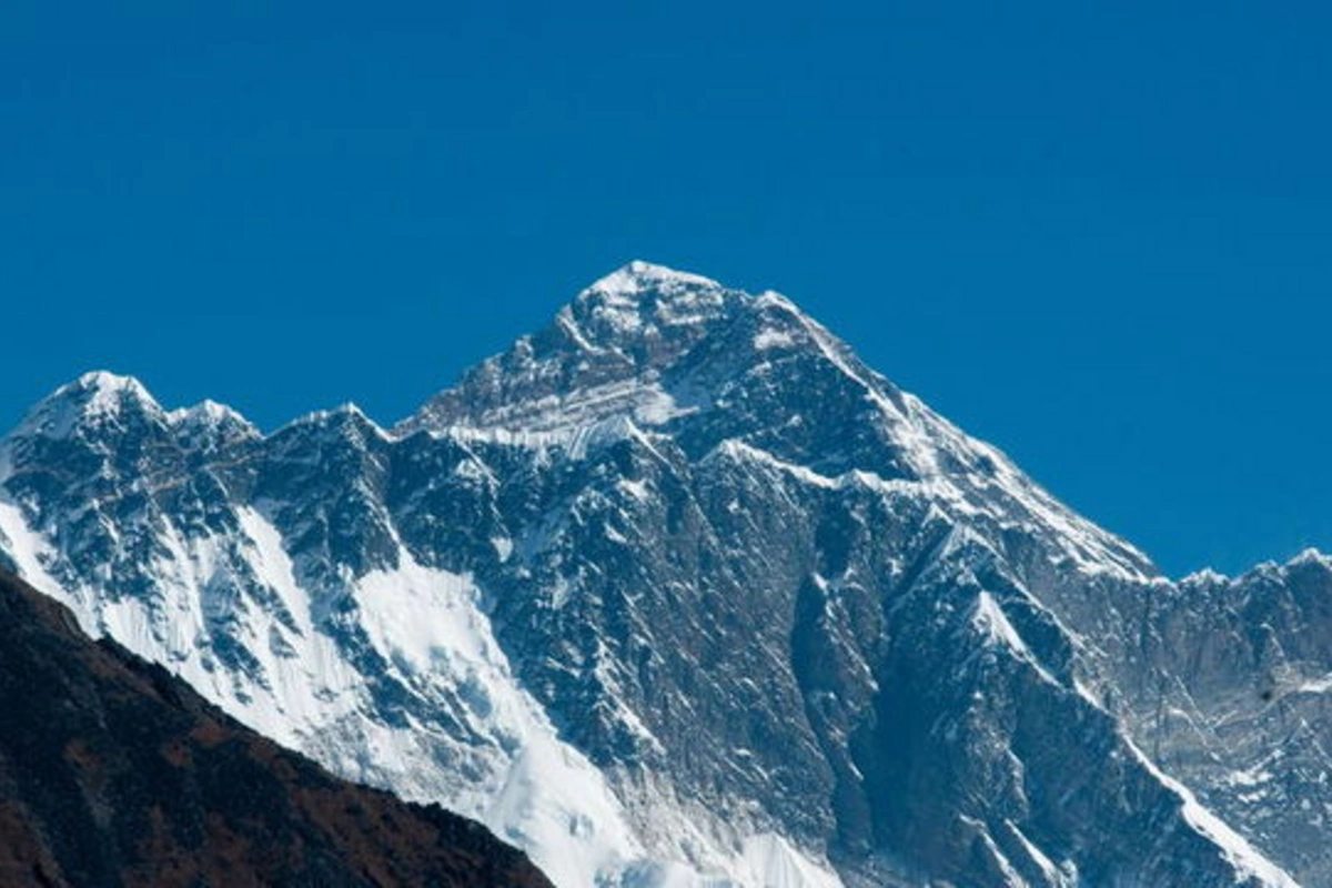 Everest zirvəsinin hündürlüyü artır - SƏBƏB