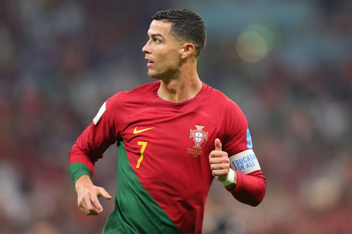 Ronaldo yeni müqaviləyə imza atdı - 200 milyon avro qazanacaq