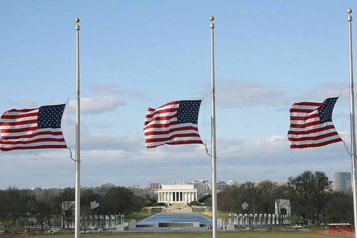 В США 9 января объявлен днем траура