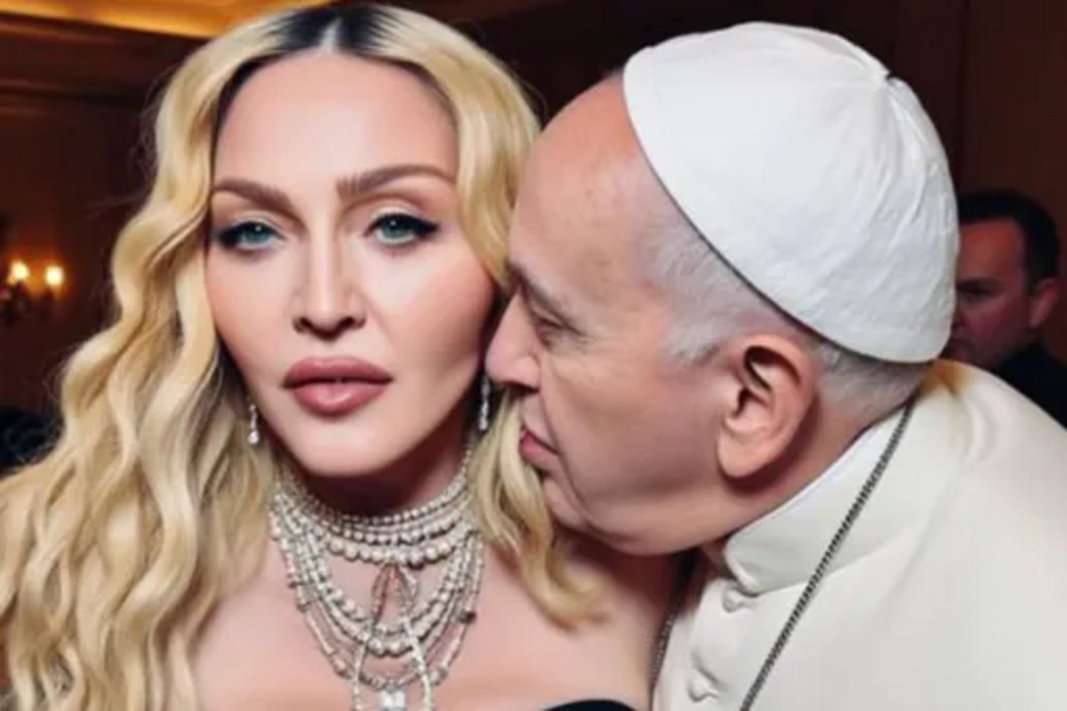 Madonnanın Roma Papası ilə birgə şəklini paylaşması interneti bir-birinə vurdu