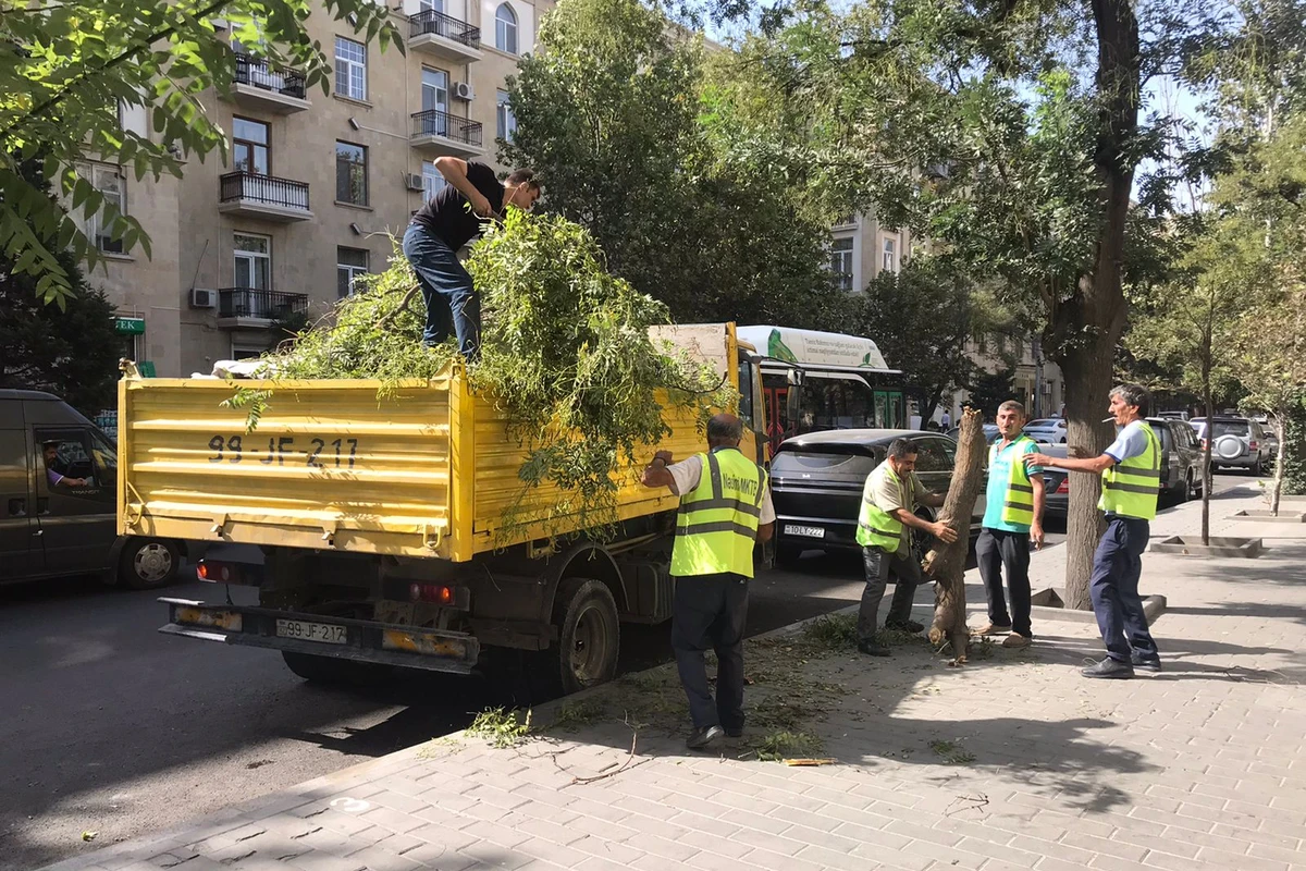 В центре Баку устранили опасную ситуацию