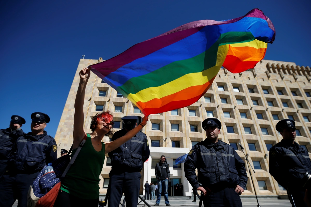 Gürcüstanda LGBT təbliğatını qadağan edən qanun imzalanıb