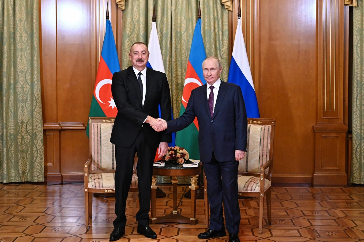 Vladimir Putin İlham Əliyevi təbrik edib