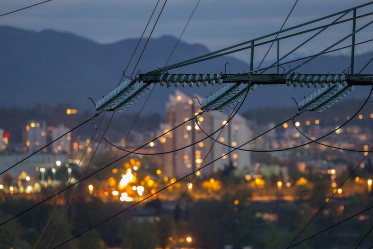 Biləsuvarın beş kəndində elektrik xətləri yenilənir