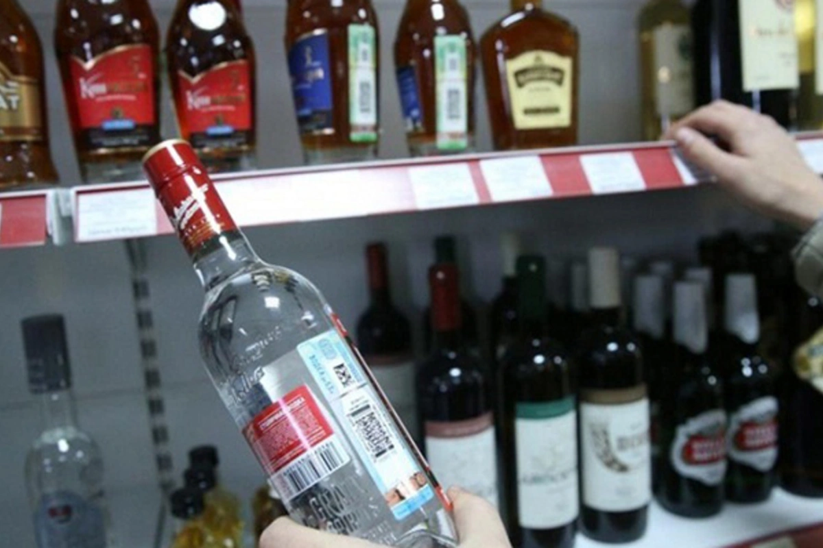 Alkoqollu içkiləri bu qiymətdən aşağı satanların cəriməsi artırılır