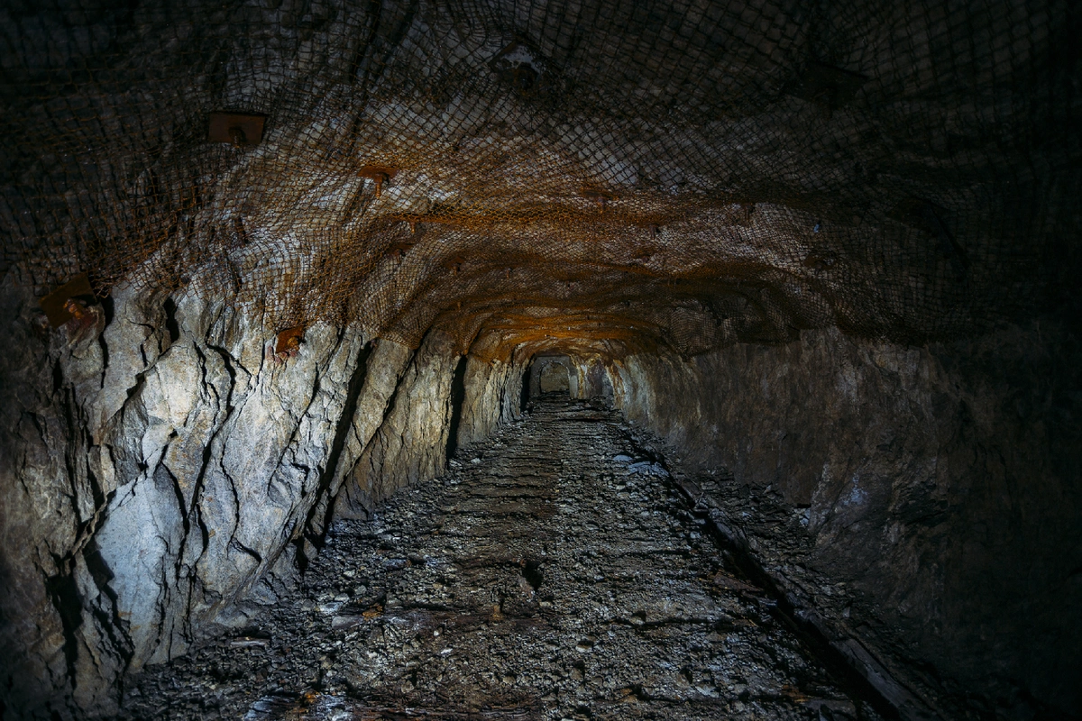 Bu ölkədə ölülər dünyasına aparan tunel aşkar olunub