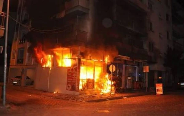 Bakıda kafe yandı