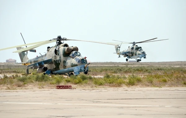 Azərbaycan helikopterlərini səmaya qaldırdı (VİDEO, FOTO)