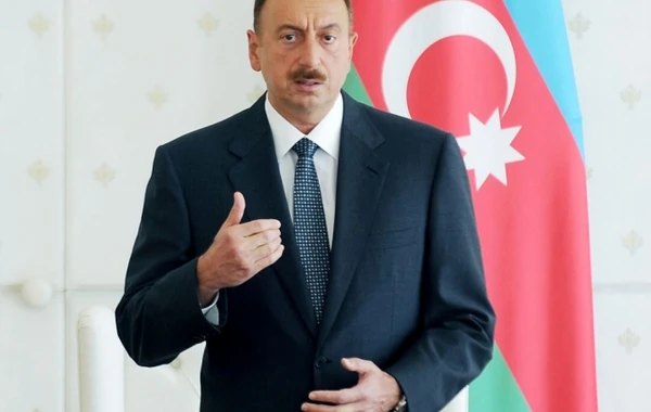 İlham Əliyev müşavirə keçirdi