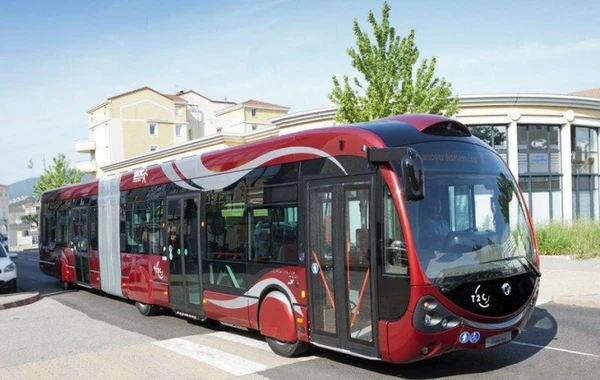 Bakıda 18 metrlik avtobus xəttə buraxıldı