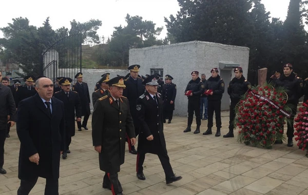 Həlak olmuş polis əməkdaşları dəfn olundu (FOTO)