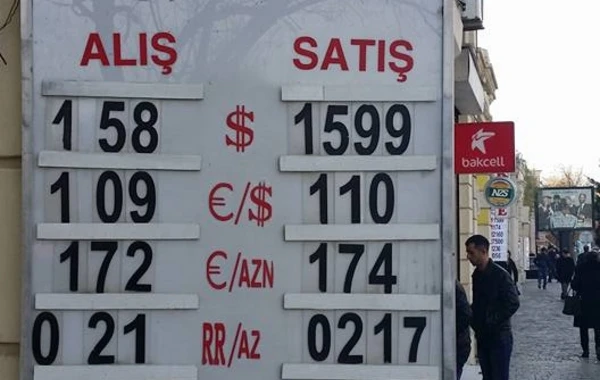 Bakıda yeni devalvasiya təşvişi: valyutadəyişmə məntəqələri dollar satmır