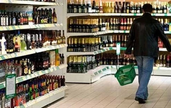 Vergilər Nazirliyi şadlıq evləri və supermarketlərdə araq yoxlamalarına başladı