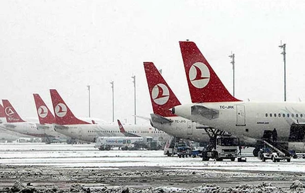 Qarlı havaya görə İstanbul-Bakı reysi təxirə salındı