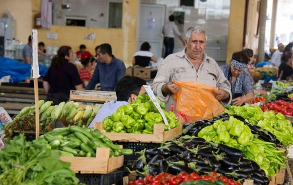 "Yaşıl bazar"da satıcılara evdən yemək gətirmək qadağan olundu