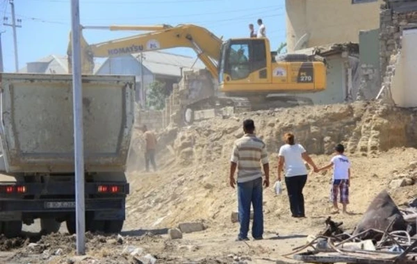 Bakının bu rayonlarındakı evlər plana düşdü (SİYAHI)