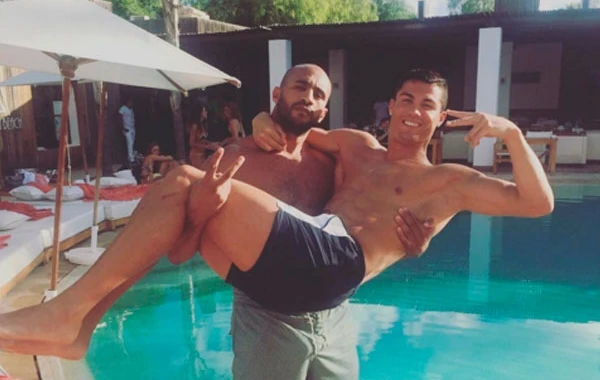 Ronaldo kişi sevgilisinə görə "Real"dan üz döndərdi (FOTO)