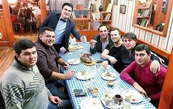 Nadir Qafarzadə özünə ad günü keçirdi (FOTO)