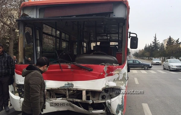 Bakıda daha bir avtobus qəzası - ölən və yaralananlar var