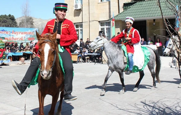 Novruz tədbirindəki at qadını təpikləyib xəstəxanalıq etdi