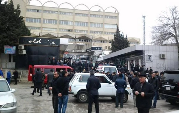 Bakıda univermaq qarət olundu: qızıllar oğurlandı