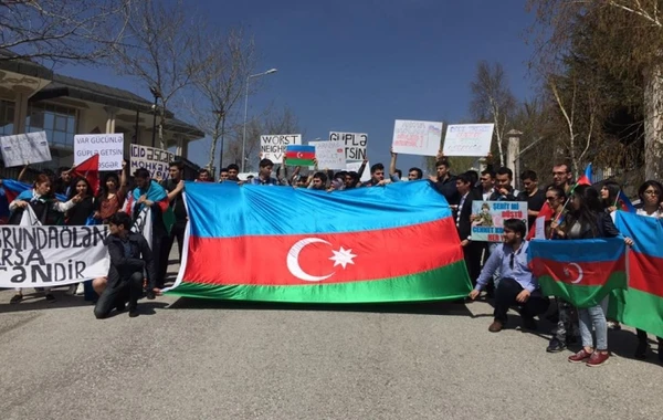 Ankarada da gənclər Qarabağ üçün ayağa qalxdı (FOTO, VİDEO)