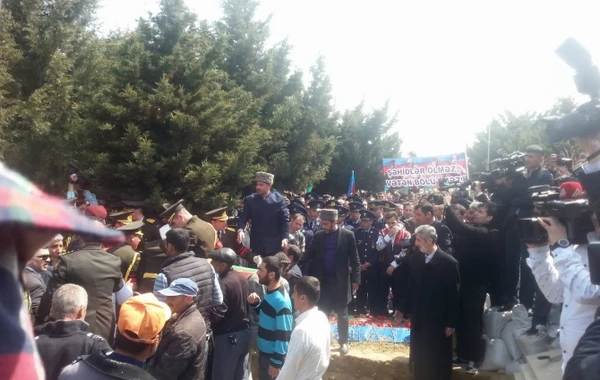 Şəhid pilotlarımız dəfn edildi (YENİLƏNİB, FOTO)