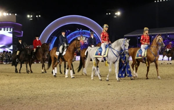 Qarabağ atları II Elizabetin yubileyində şou göstərdi (FOTO, VİDEO)