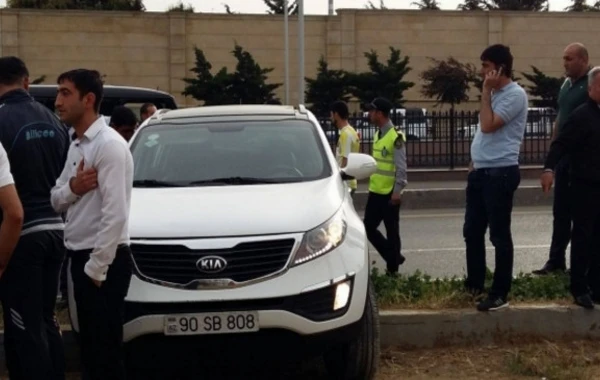 Bakıda polisi bir-birinə vuran “avtoş” belə tutuldu - VİDEO