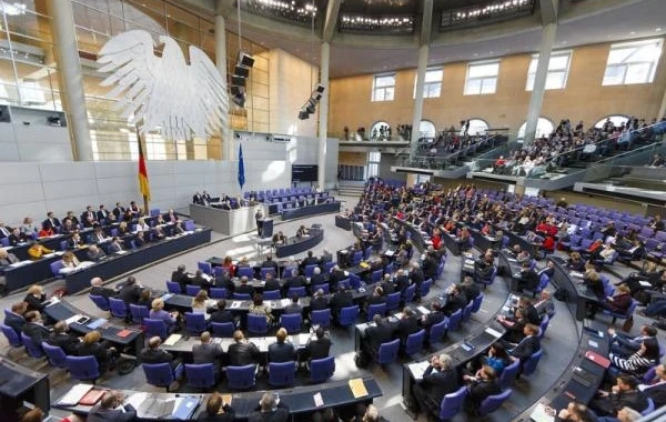 TƏCİLİ - Almaniya Bundestaqı "erməni soyqırımı"nı qəbul etdi