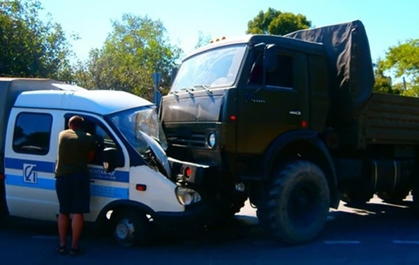 Bakıda ağır qəza: “Qazel”lə  “Kamaz” toqquşdu