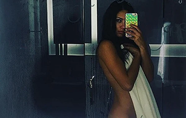 Adriana Lima ilk dəfə çılpaq şəklini paylaşdı (FOTO)