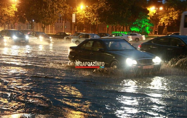 FHN hava şəraiti ilə bağlı məlumat yaydı - 17 nəfər xilas edilib