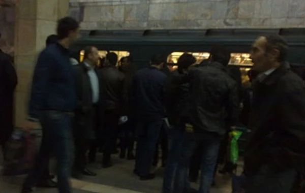 Bakı metrosunda bədbəxt hadisə: 33 yaşlı qadın xəsarət alıb