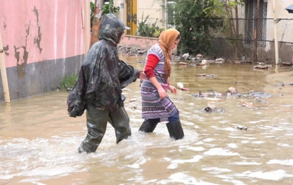 Sabunçuda köməksiz qalan şəxs son anda xilas edildi