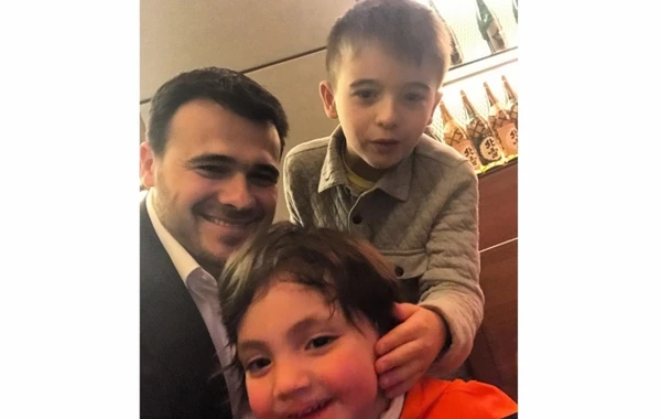 Emin Ağalarov oğlu və Əminə ilə birlikdə (FOTO)