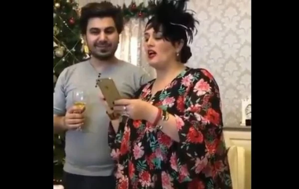 Elza Seyidcahandan Yeni il şeiri: "Quqquluquuuuu" (VİDEO)