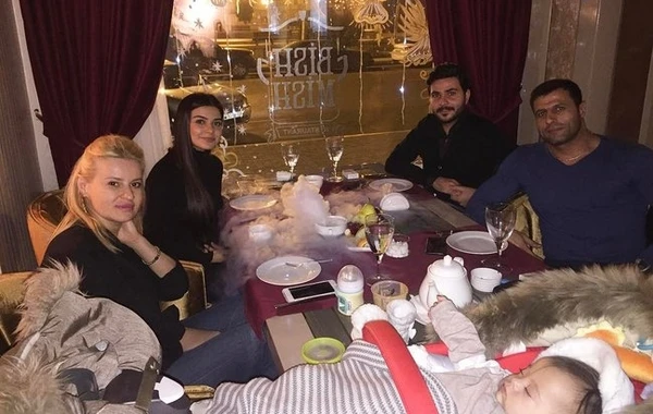 Elçinin həyat yoldaşı ilə yeni fotosu (FOTO)