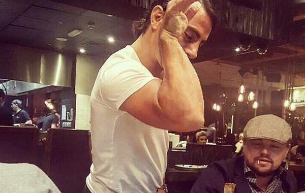 Fenomen türk qəssab Leonardo Di Kaprio üçün "saltbae" etdi (FOTO)