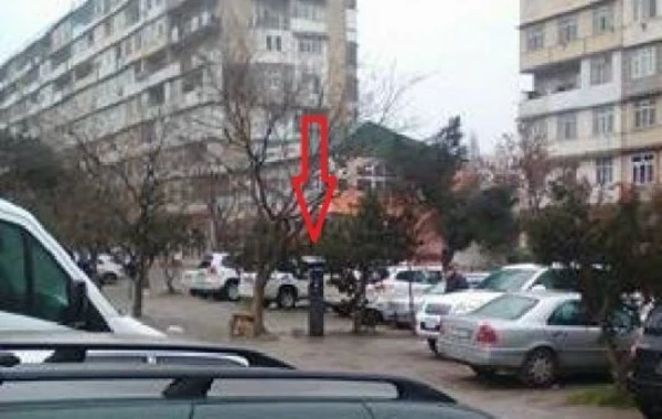 Bakıda yaşayış binalarının həyətinə də parkomat qoydular – FOTO