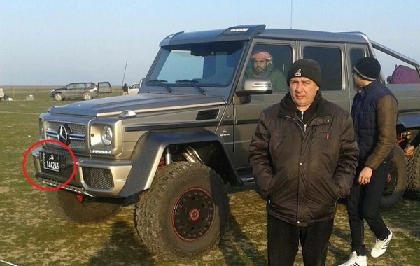 Ərəb şeyxi Azərbaycana 6 təkərli şəxsi "Gelandewagen"ini gətirdi (FOTO)